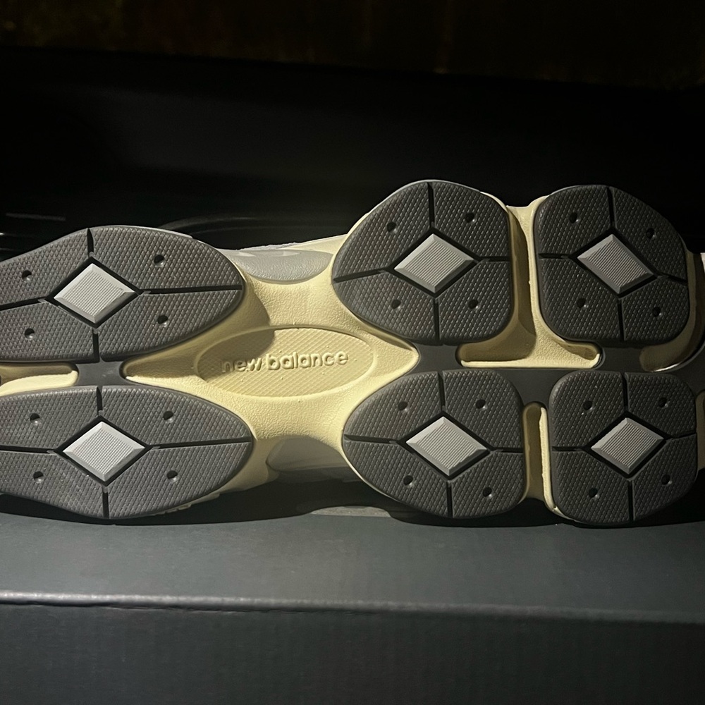 New Balance White Sneakers - Picture 7 of 9